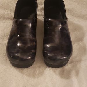 Danskos professional blue marbled patent 41